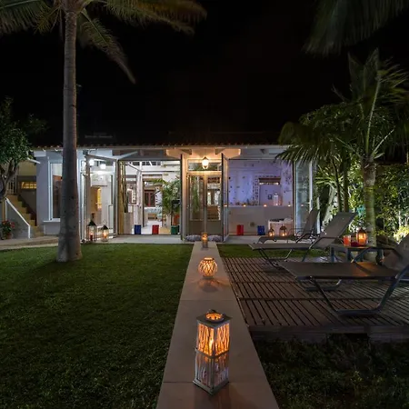 Splantzia - Heated Pool - Garden فيلة